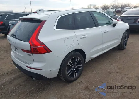 2018 Volvo Xc60 T5 Momentum z USA, uszkodzony, nr VIN YV4102RK4J1081372